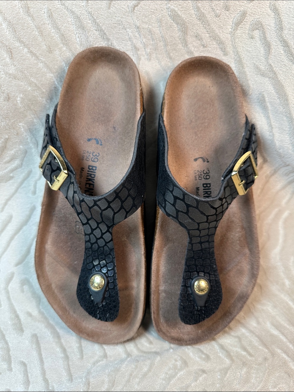 Like Birkenstock Black Thong Reptile Print Sandals 39 Narrow